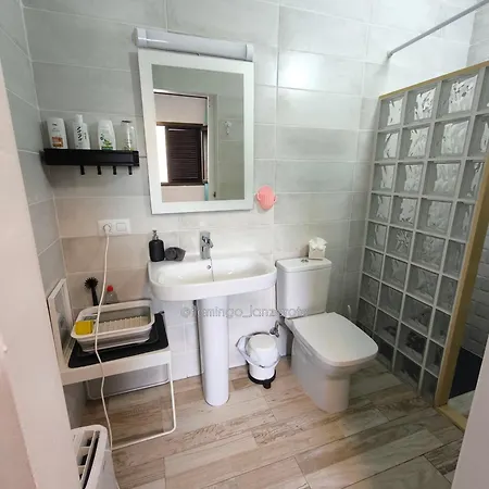 Cactus, Entrada Privada Y Bano Privado En By Flamingo House, No Fumadores Appartement Arrecife (Lanzarote)